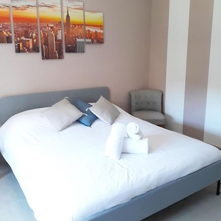 Stanza Vacanza Confortevole In Appartamento Ad Un Passo Dal Mare Vallecrosia Exterior foto